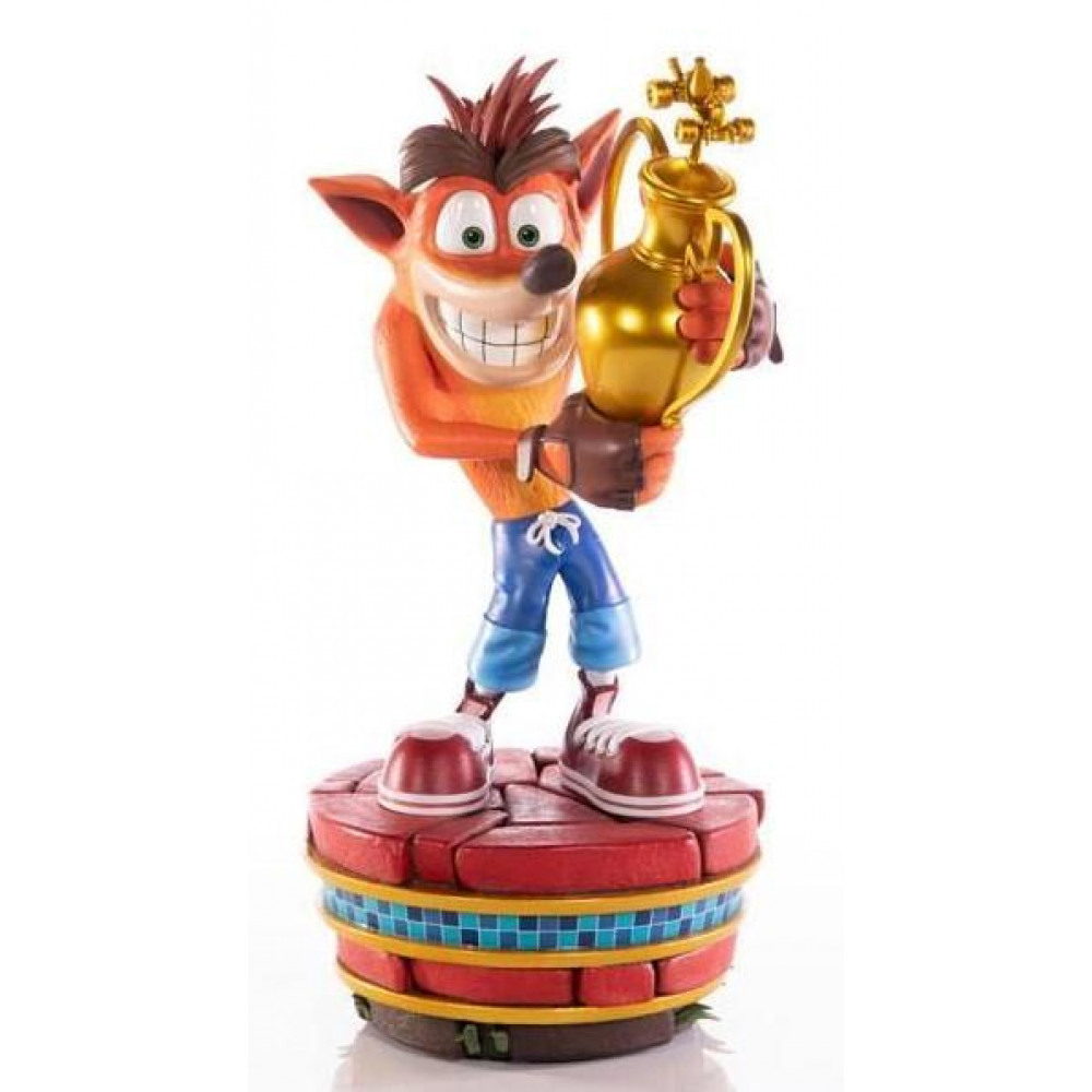 F4F Crash Team Racing Nitro Fueled - Crash Winner Statue (46cm) (CRASHWST)