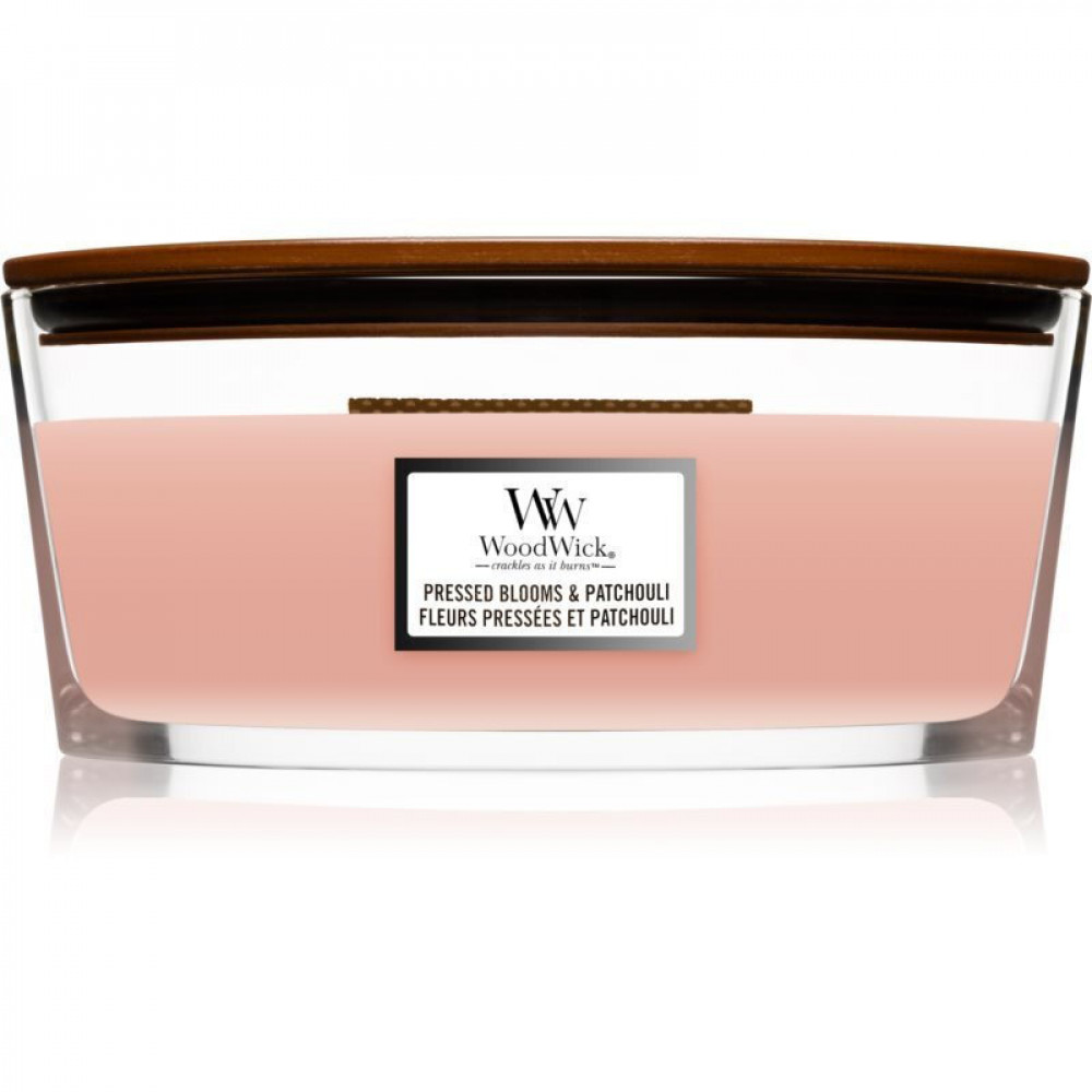 Pressed Blooms & Patchouli Ship crushed flowers and patchouli Scented candle